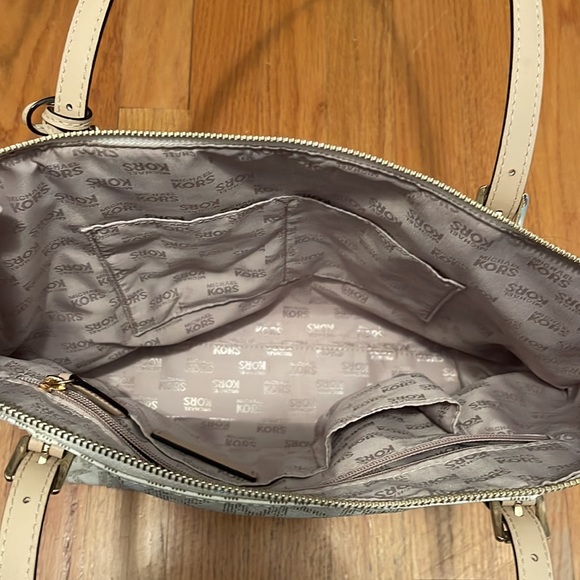 Michael Kors Tote - Picture 4 of 4